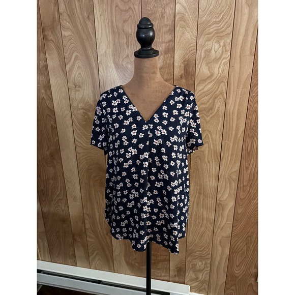 LOFT Outlet Tops - LOFT Outlet Navy Blue Floral V-Neck Short Sleeve Blouse Top 490345 Woman's Small